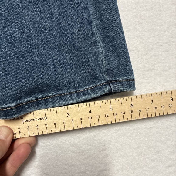 JUDY BLUE Boyfriend Fit Stretch Distressed Medium Wash Denim  Size 13/31 Women's - Picture 11 of 15